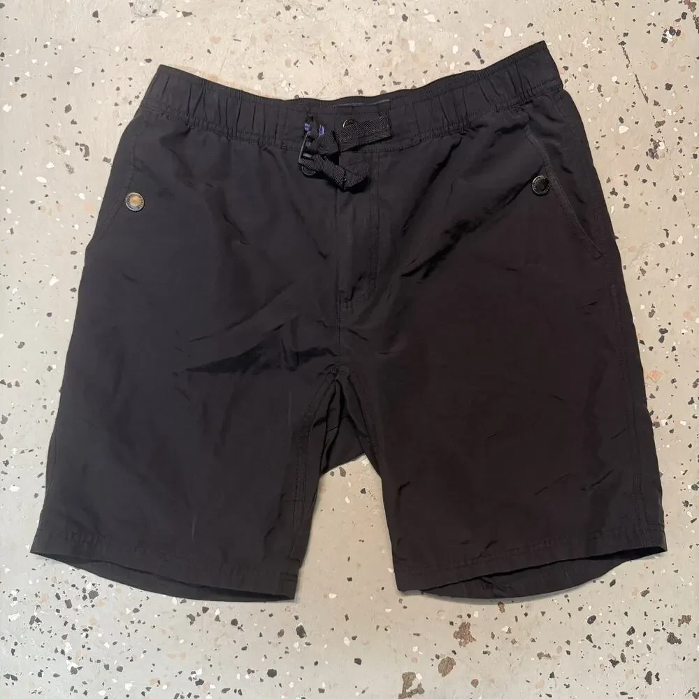 MODERN AMUSEMENT Men Black Shorts Size Medium